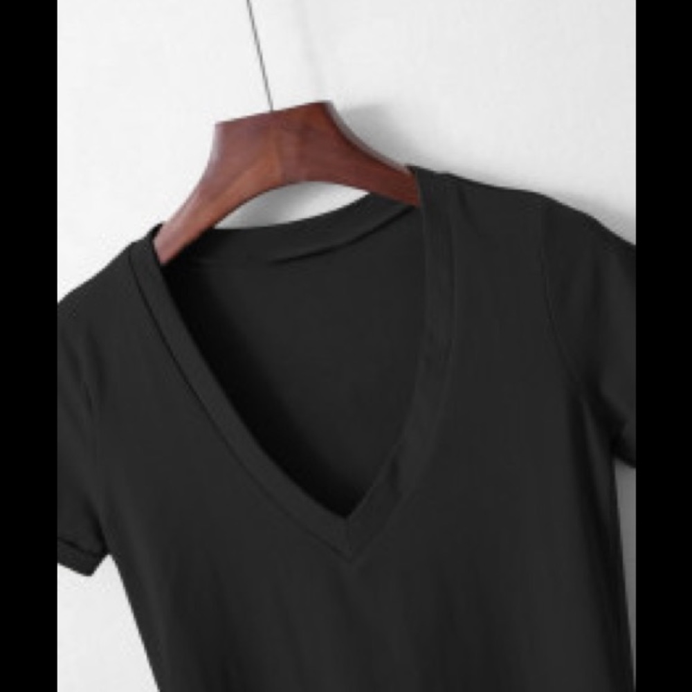 💋The Vneck Tee Bodysuit - Picture 4 of 5